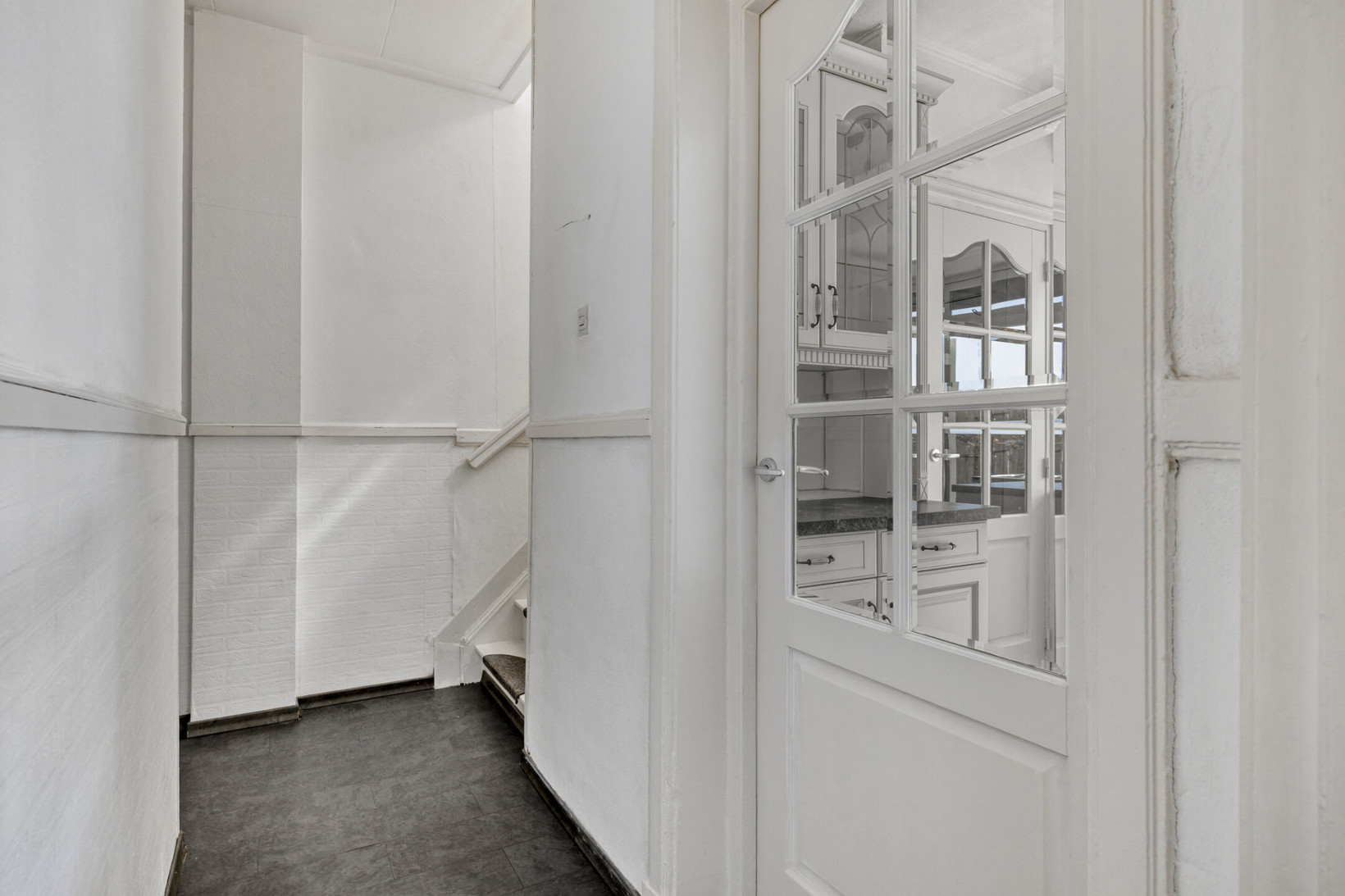 Tussenwoning te koop: Koningin Regentesselaan 82, Roermond