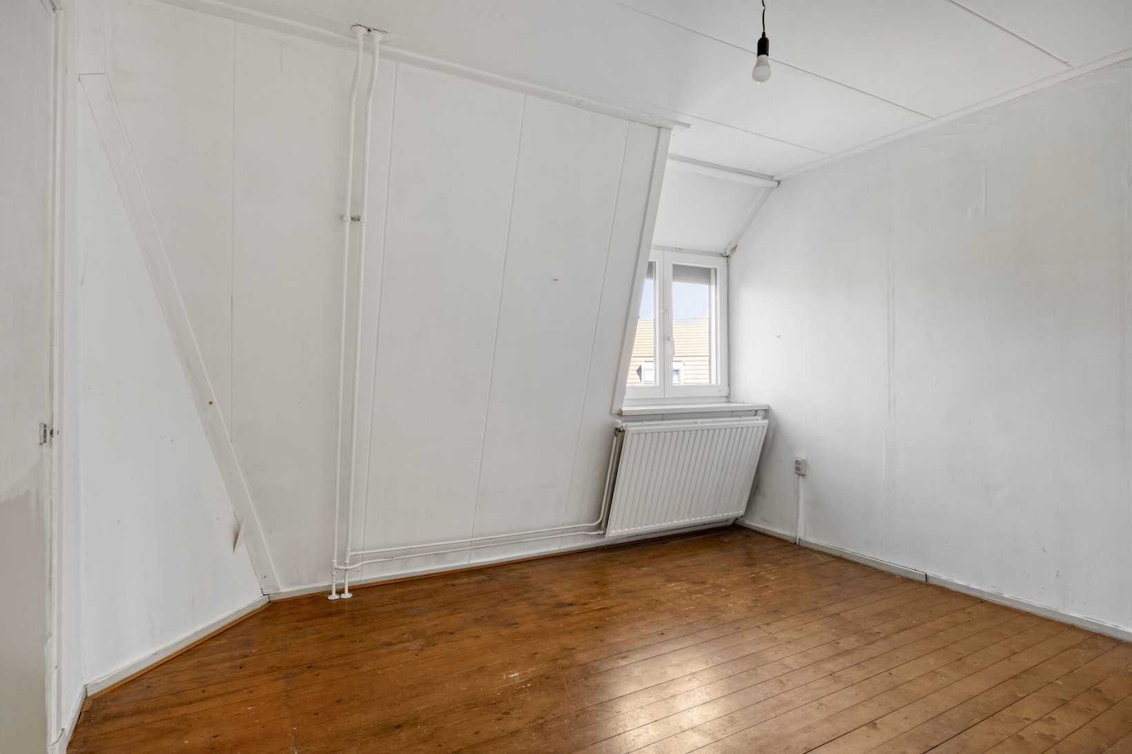 Tussenwoning te koop: Koningin Regentesselaan 82, Roermond