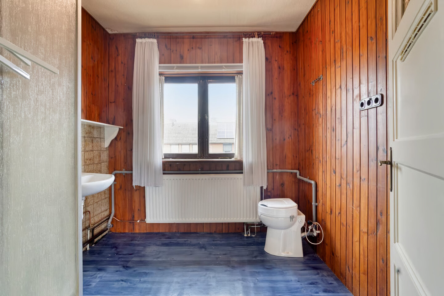 Twee-onder-één-kap te koop: Bredeweg 375, Roermond