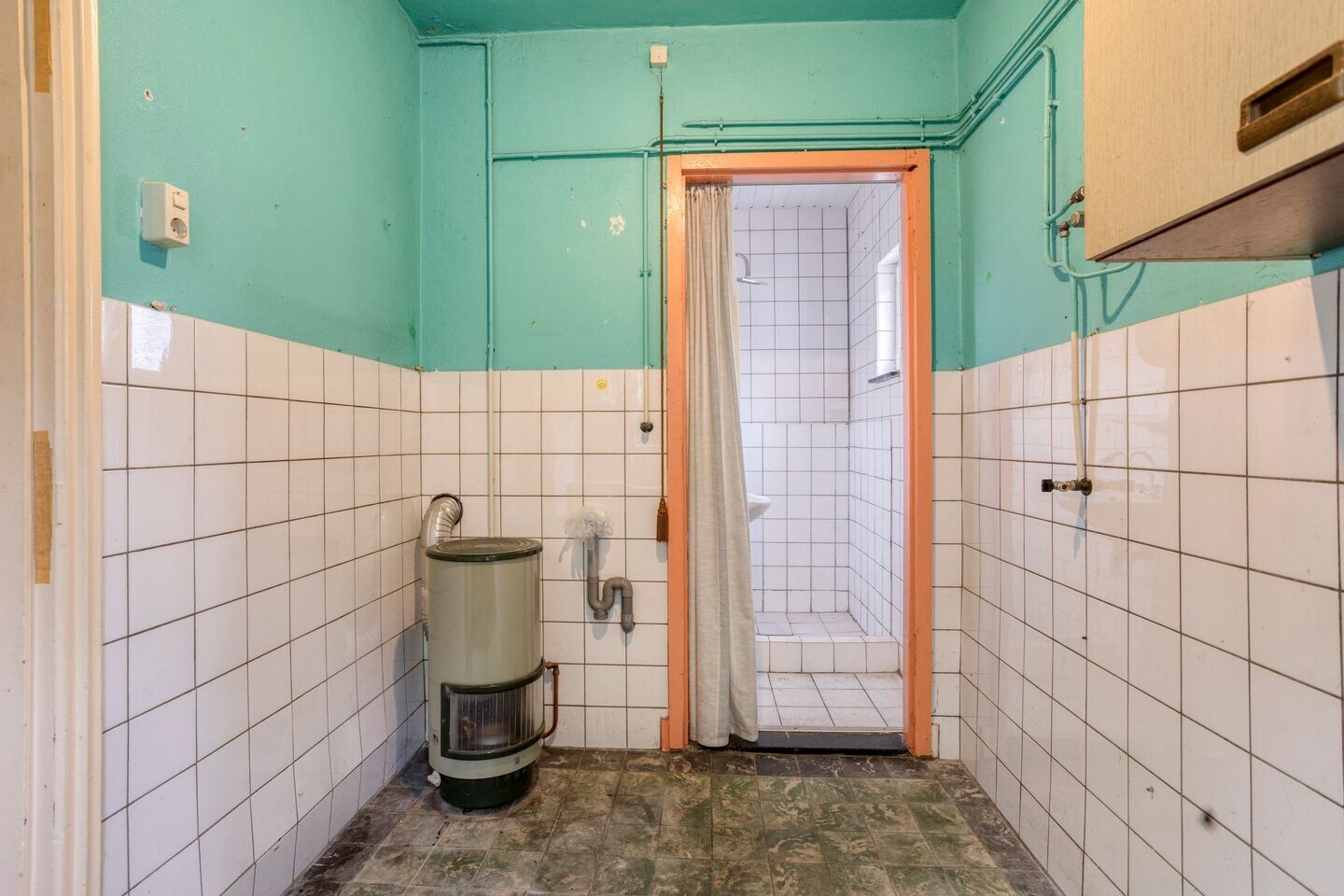 Twee-onder-één-kap te koop: Bredeweg 375, Roermond