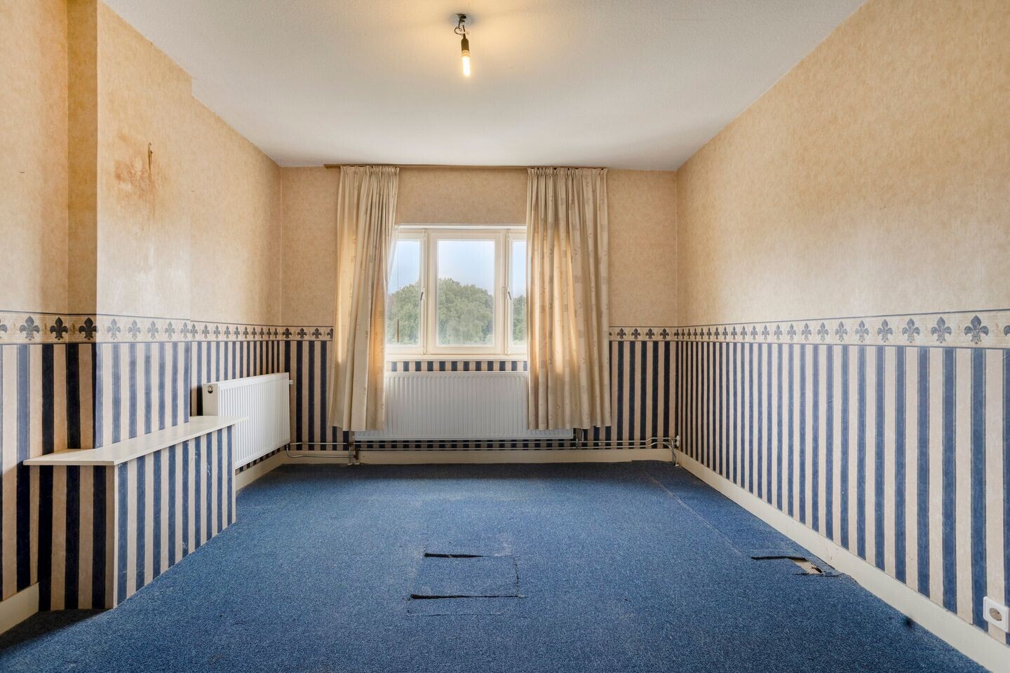 Twee-onder-één-kap te koop: Bredeweg 375, Roermond