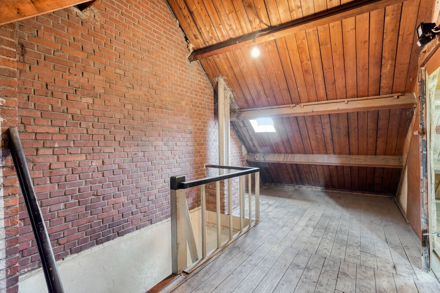 Twee-onder-één-kap te koop: Bredeweg 375, Roermond