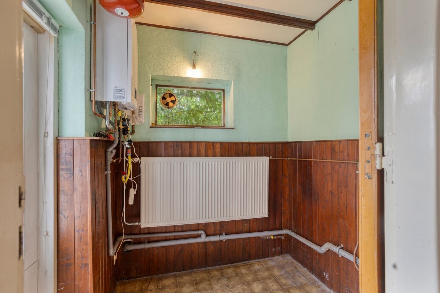 Twee-onder-één-kap te koop: Bredeweg 375, Roermond