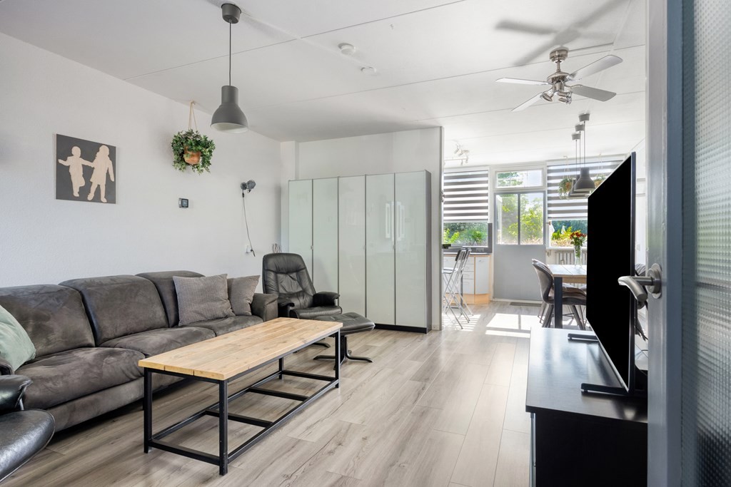 Tussenwoning te koop: Kasteel Hillenraedtstraat 33A, Roermond