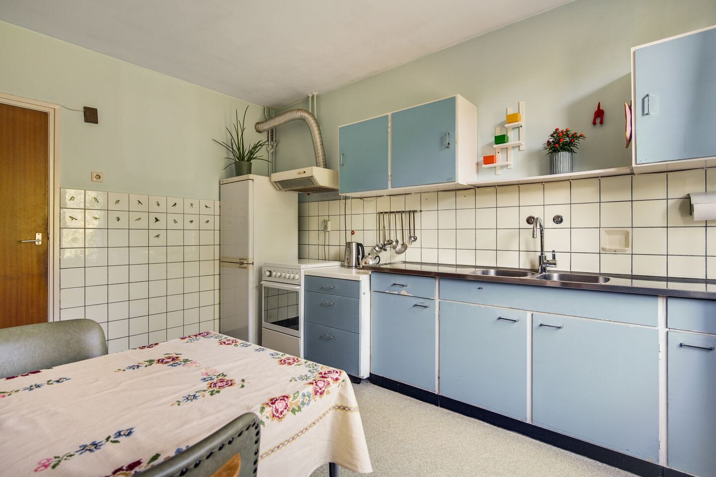 Tussenwoning te koop: Kasteel Exaetenstraat 13, Roermond