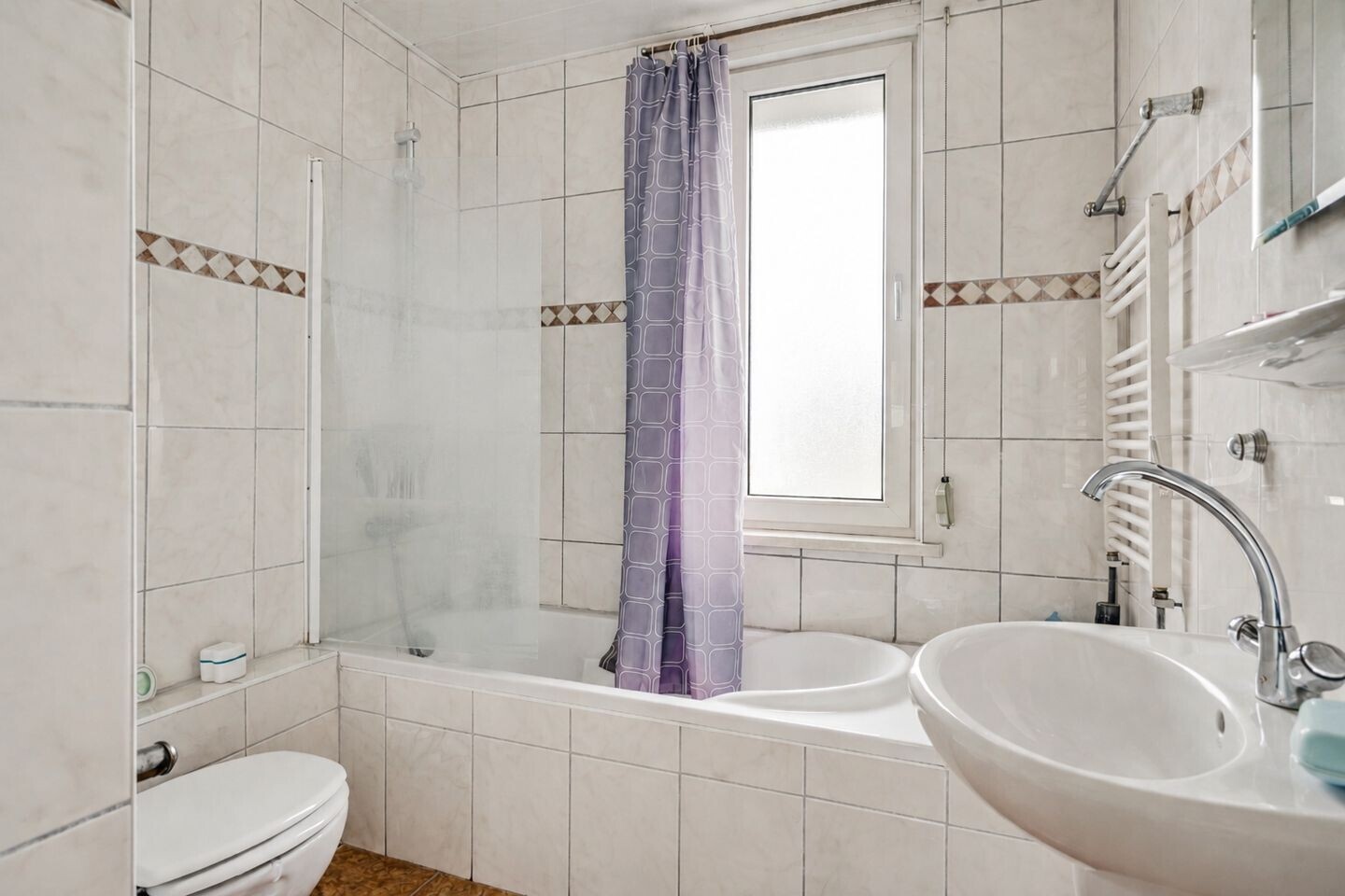 Tussenwoning te koop: Ambachtsingel 41, Roermond