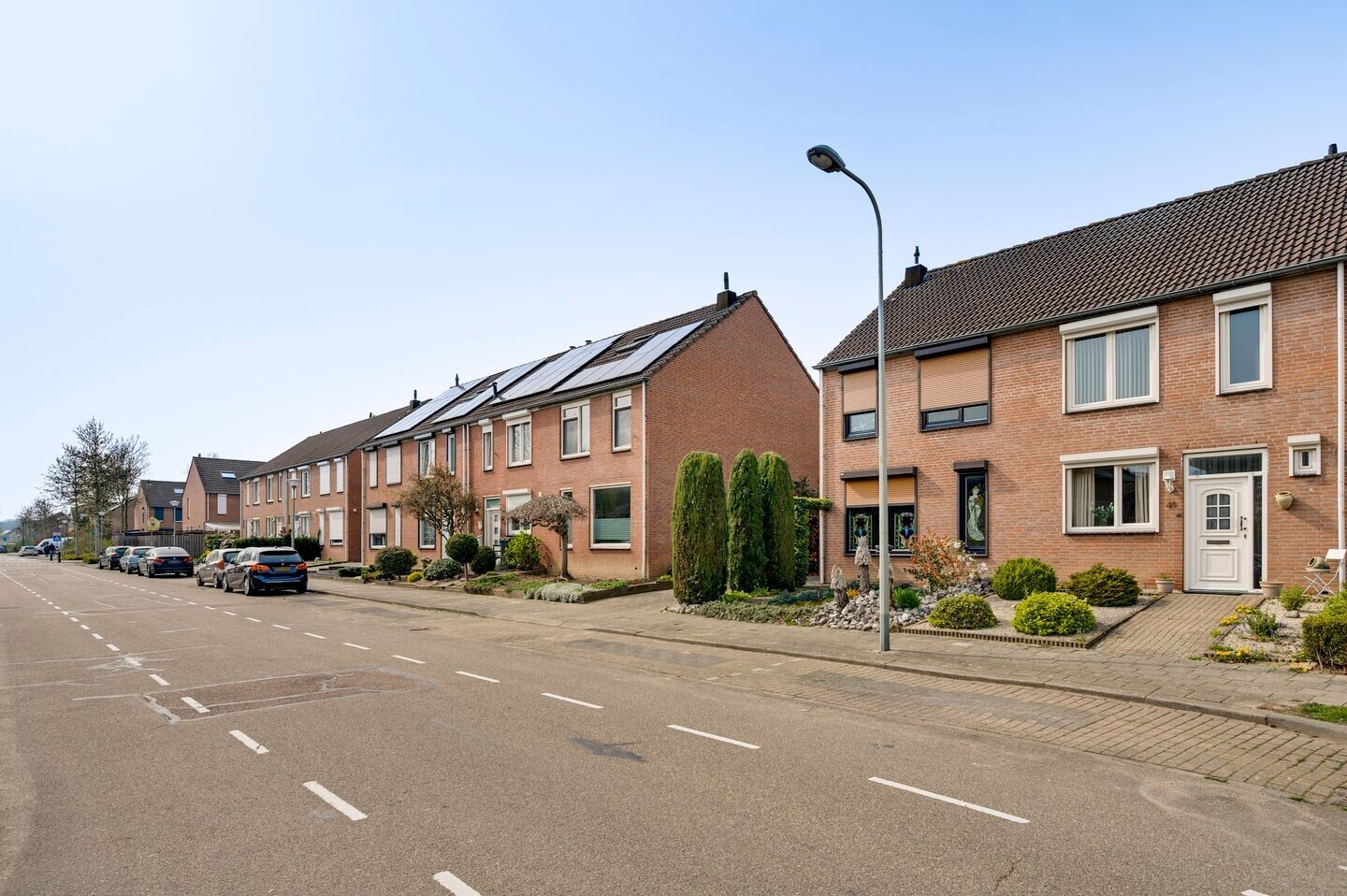 Tussenwoning te koop: Ambachtsingel 41, Roermond