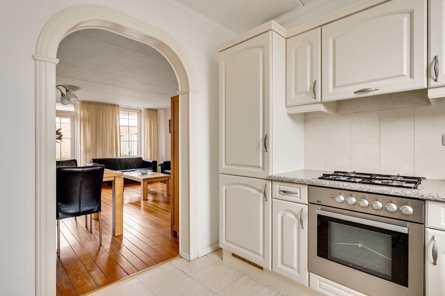 Tussenwoning te koop: Ambachtsingel 41, Roermond