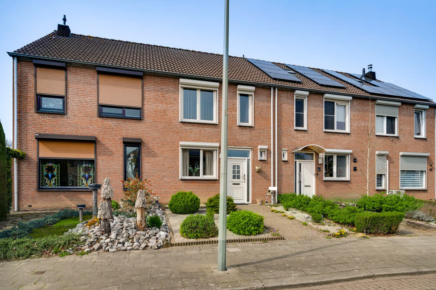 Tussenwoning te koop: Ambachtsingel 41, Roermond