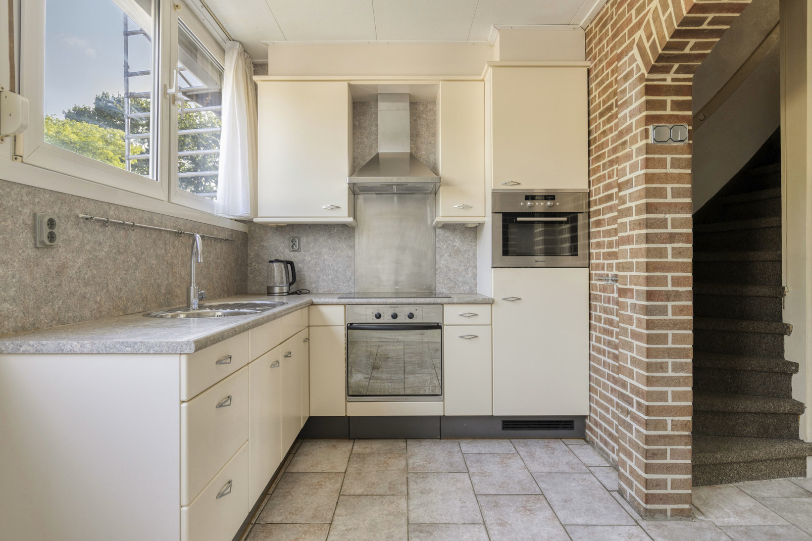 Tussenwoning te koop: Venusstraat 62, Roermond