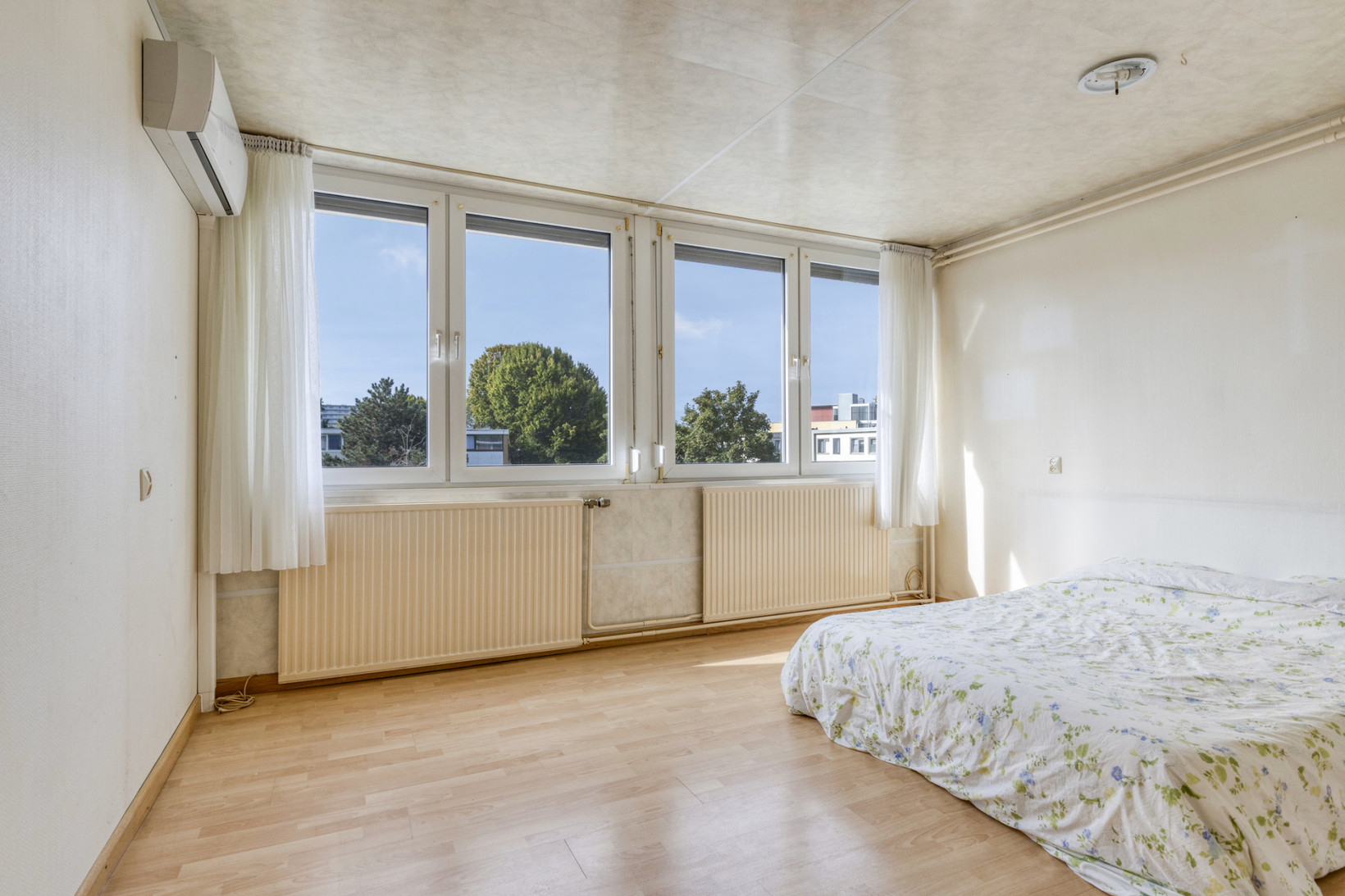 Tussenwoning te koop: Venusstraat 62, Roermond
