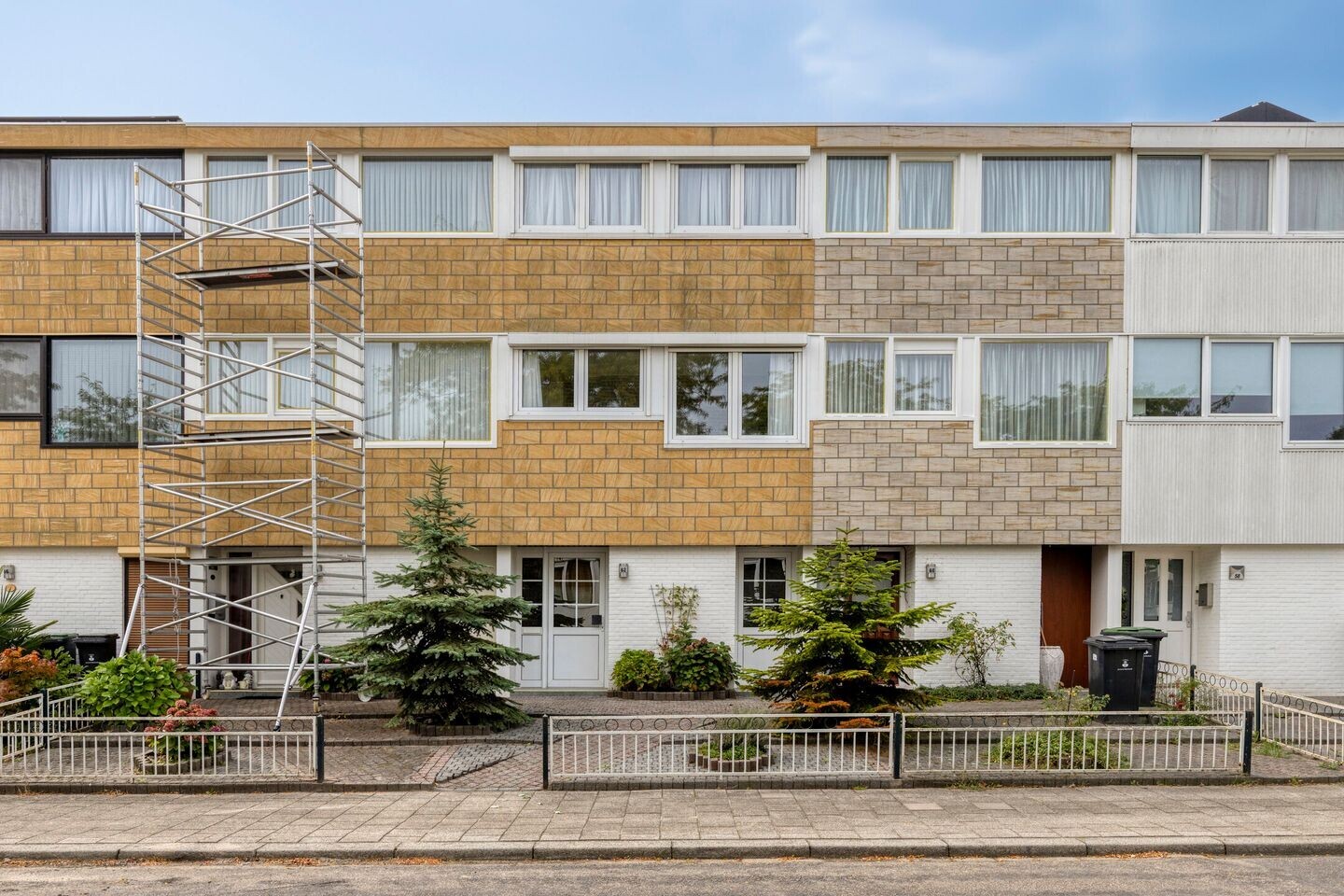Tussenwoning te koop: Venusstraat 62, Roermond