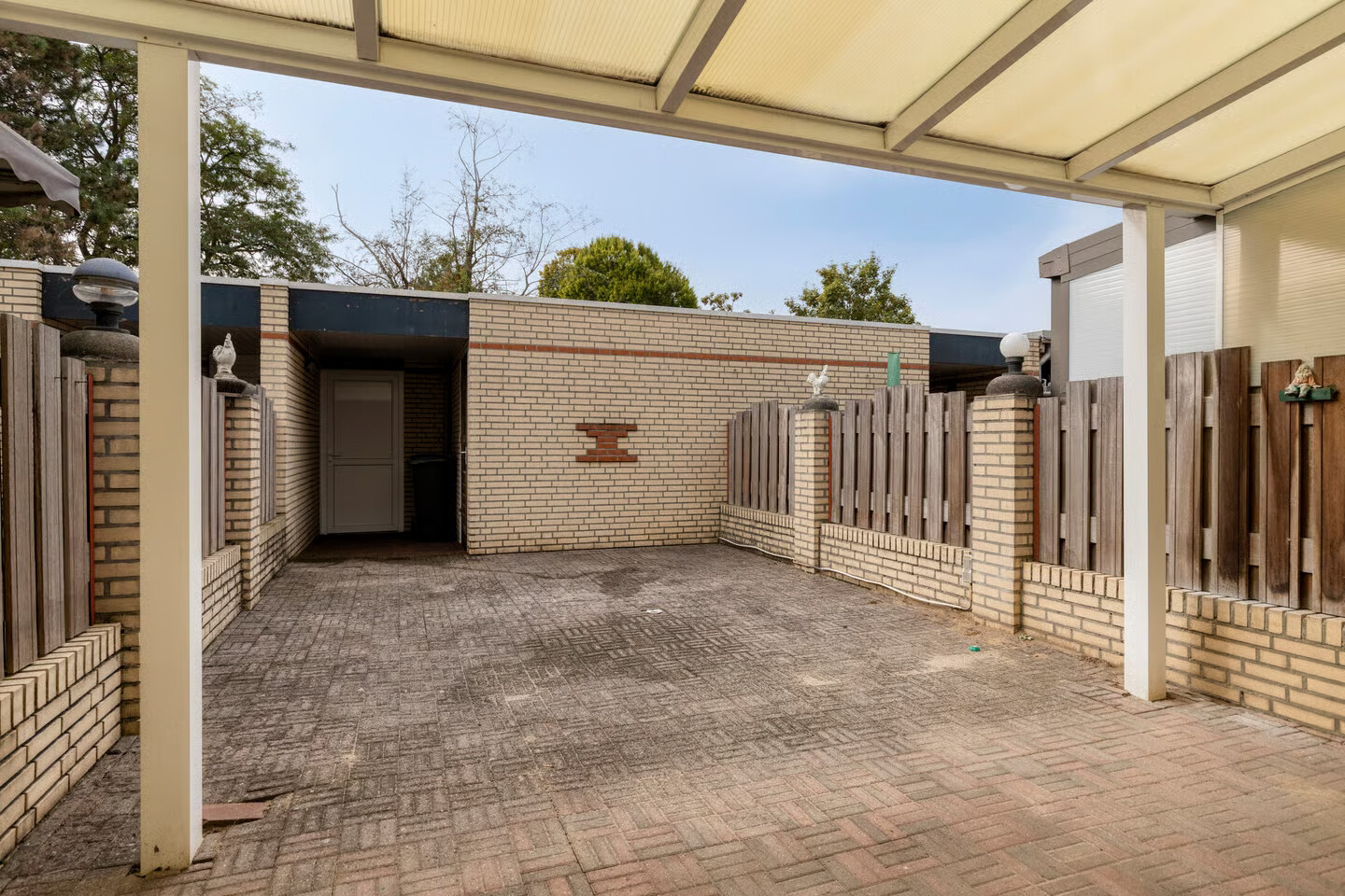 Tussenwoning te koop: Venusstraat 62, Roermond