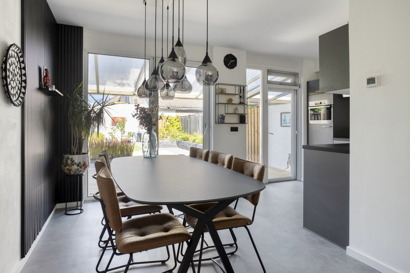 Tussenwoning te koop: Akeleihof 33, Roermond