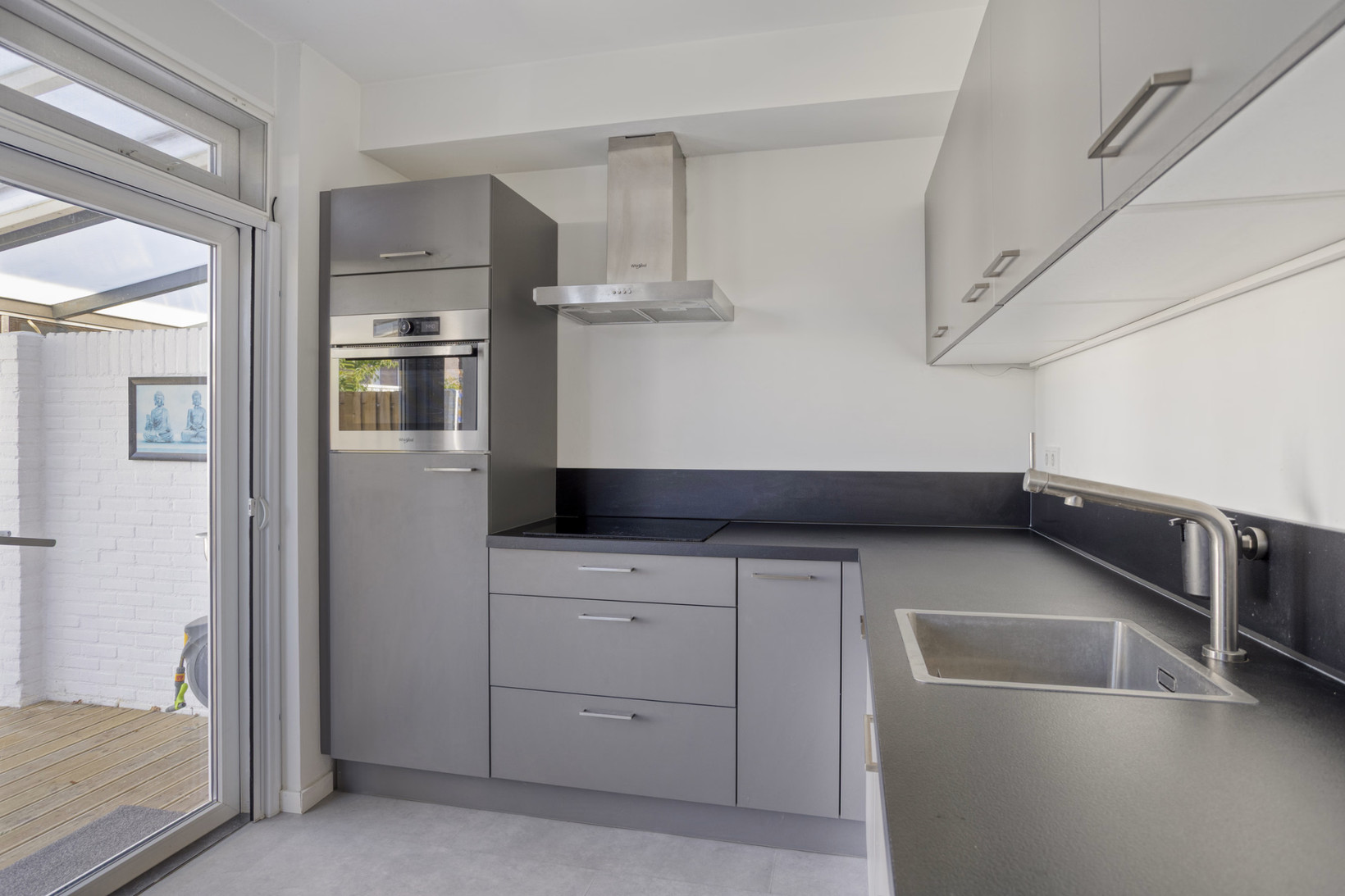 Tussenwoning te koop: Akeleihof 33, Roermond