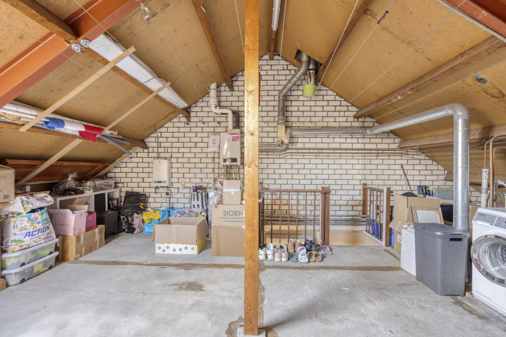 Tussenwoning te koop: Kasteel Daelenbroeckstraat 103, Roermond