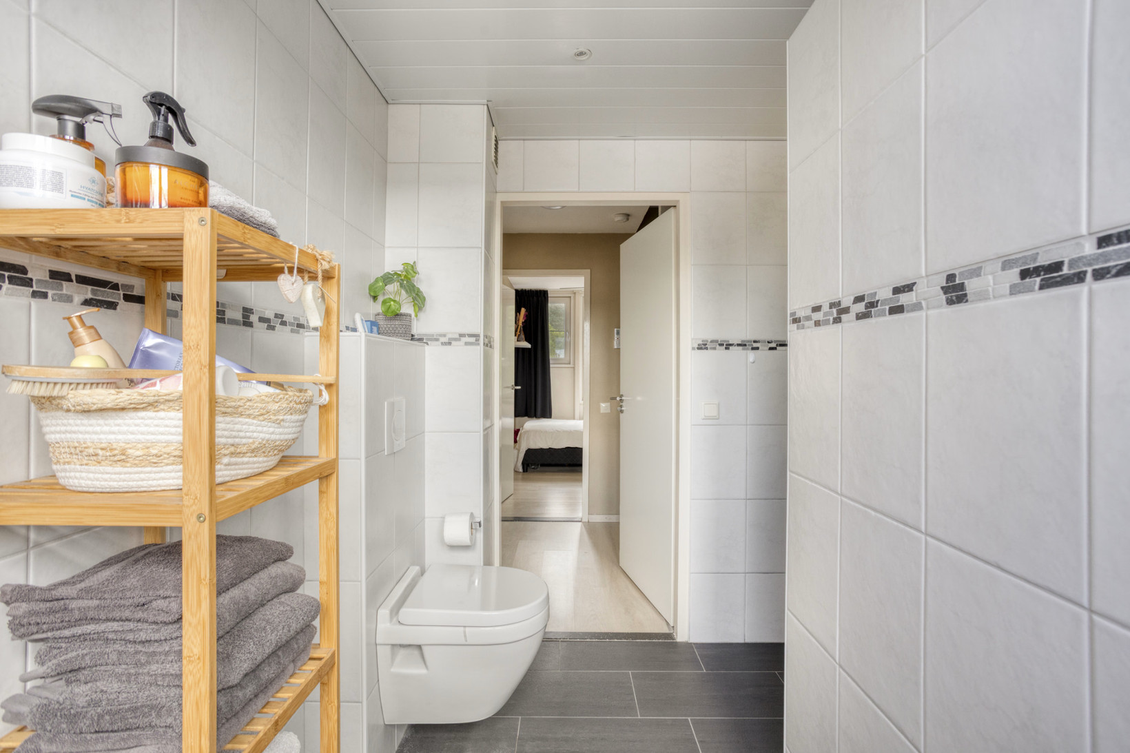 Tussenwoning te koop: Kasteel Daelenbroeckstraat 103, Roermond