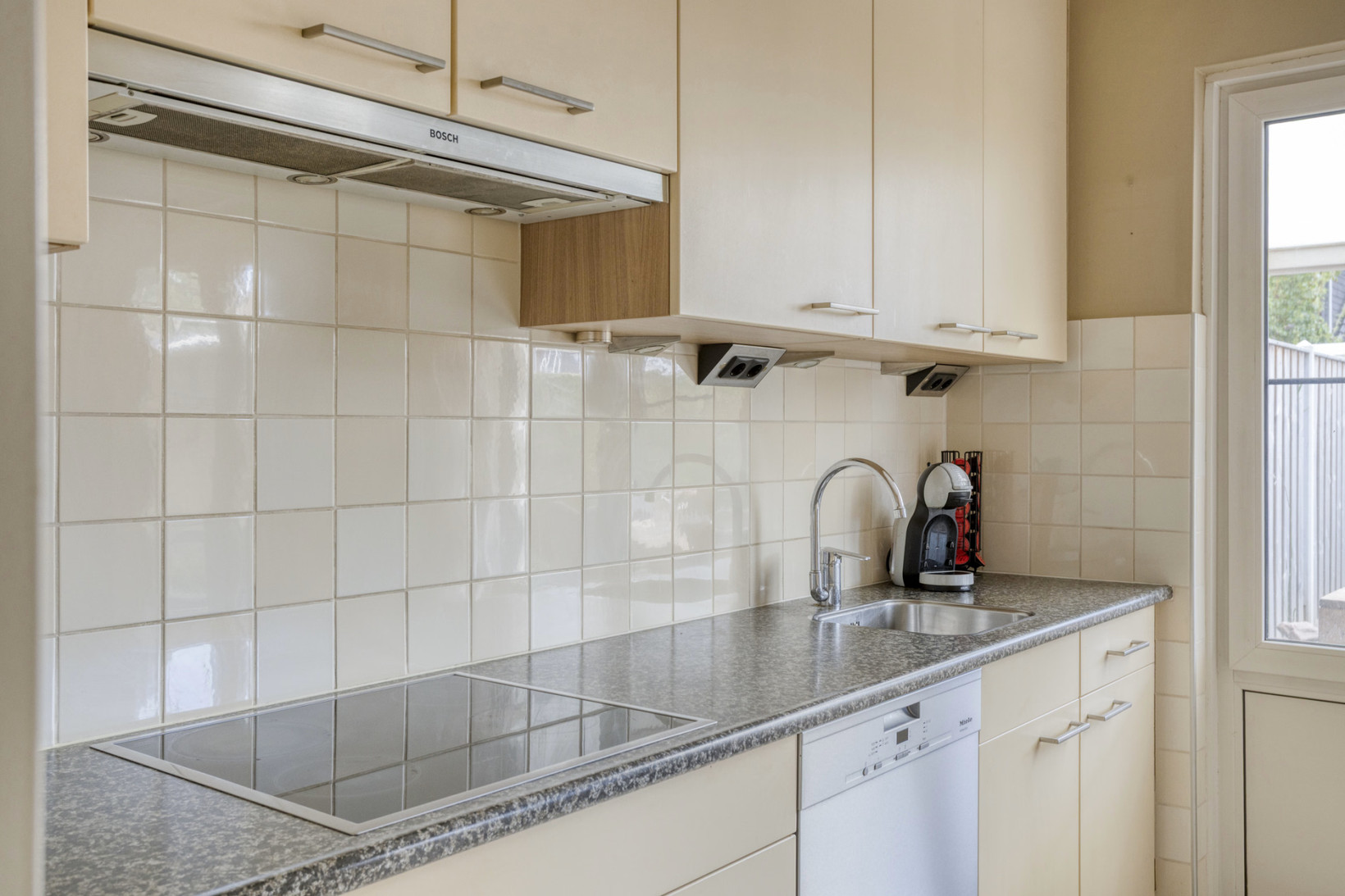 Tussenwoning te koop: Kasteel Daelenbroeckstraat 103, Roermond