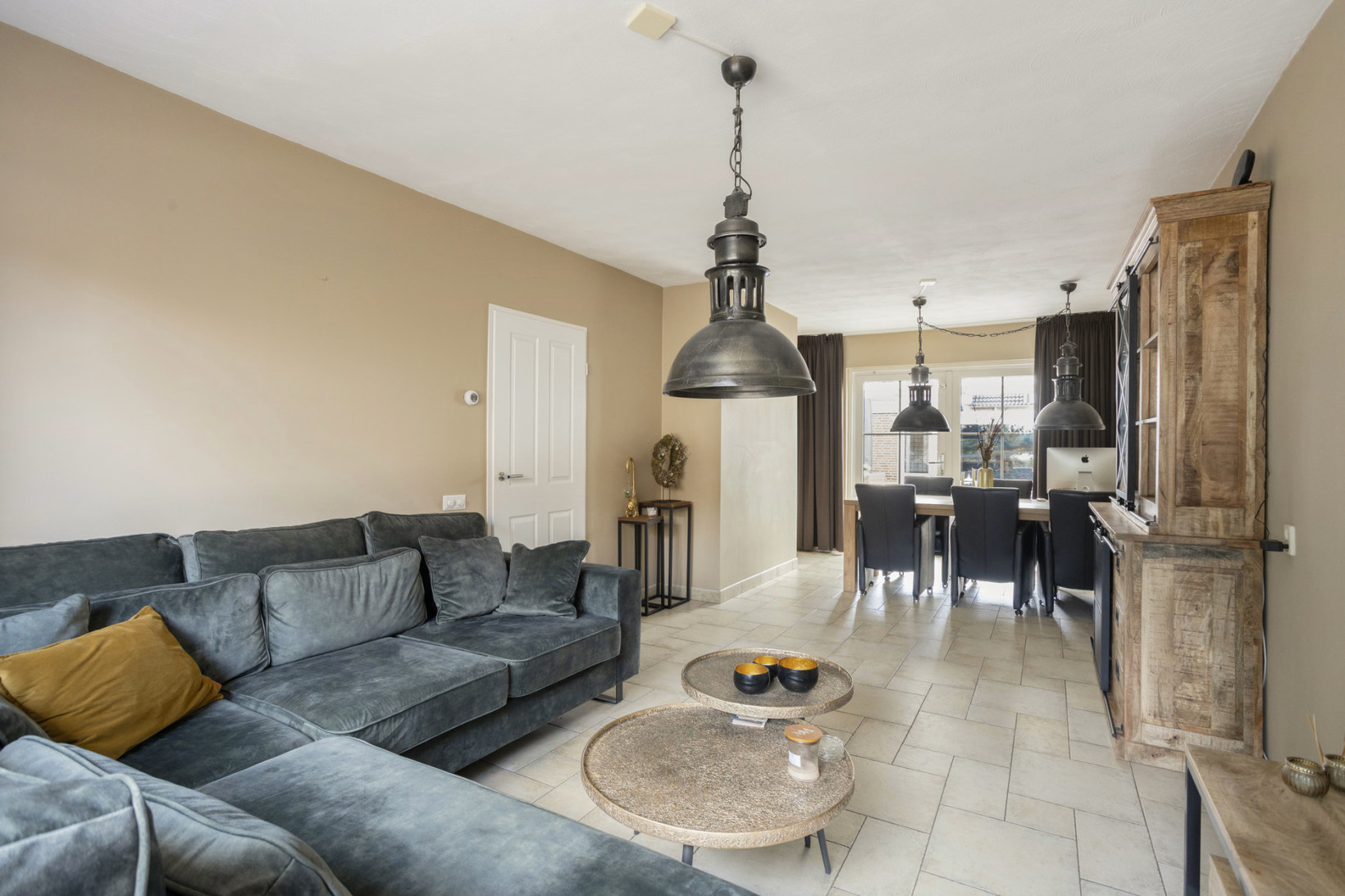 Tussenwoning te koop: Kasteel Daelenbroeckstraat 103, Roermond