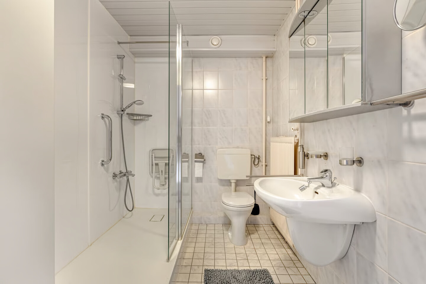 Tussenwoning te koop: Plesmanstraat 24, Roermond