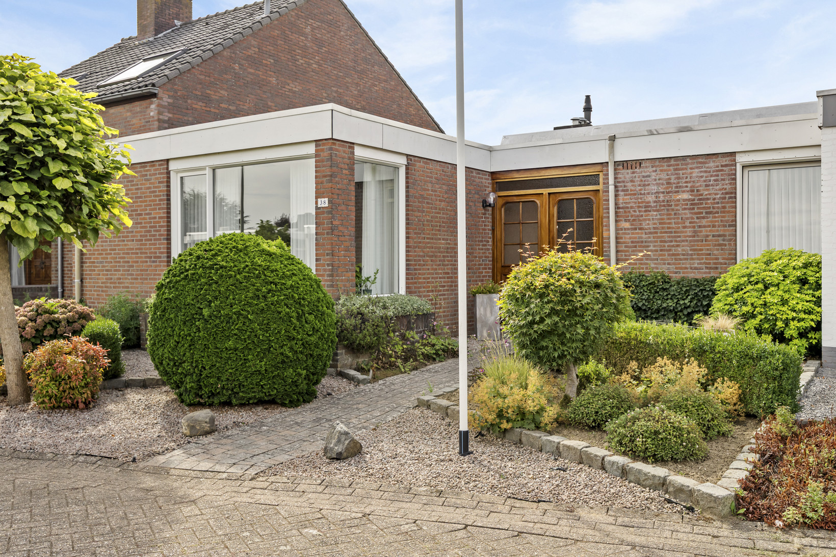 Tussenwoning te koop: Hagenaarpark 38, Maasbracht