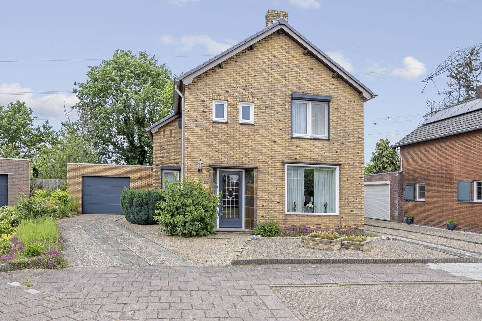 Vrijstaande woning te koop: Steenakkerstraat 15, Maasbracht