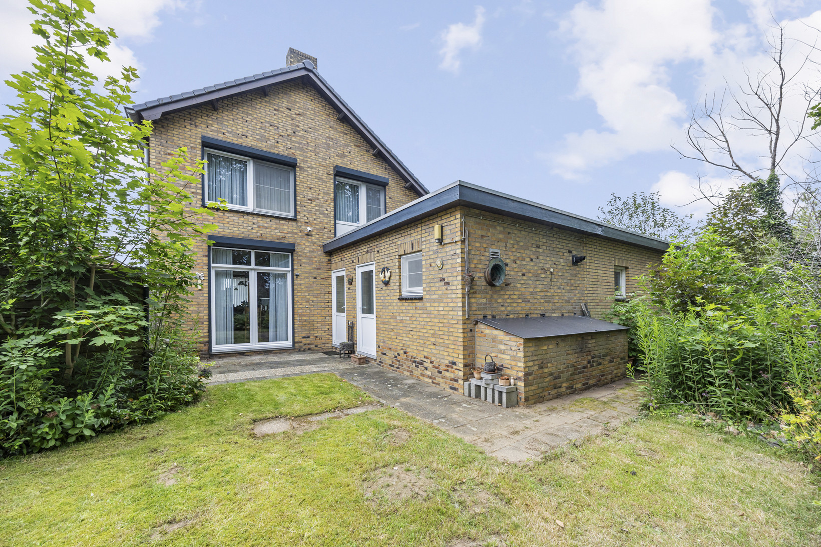 Vrijstaande woning te koop: Steenakkerstraat 15, Maasbracht