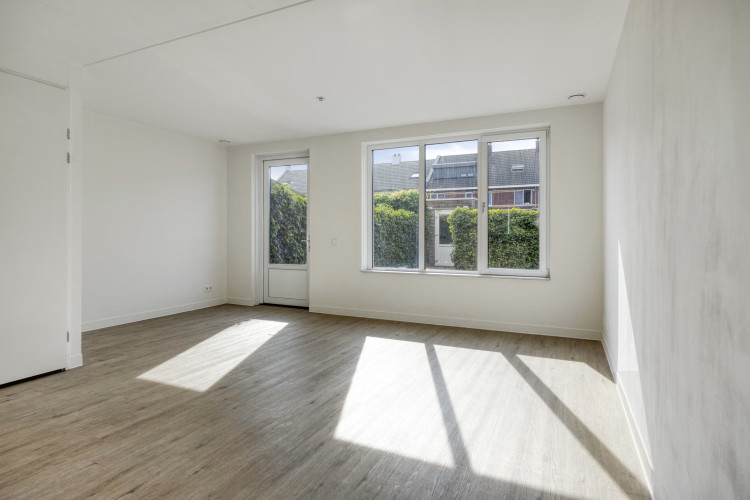 Twee-onder-één-kap te koop: Julianastraat 23, Montfort