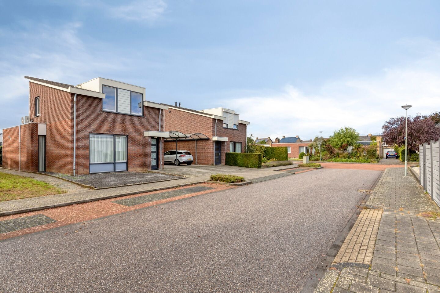 Twee-onder-één-kap te koop: Emmastraat 4, Linne