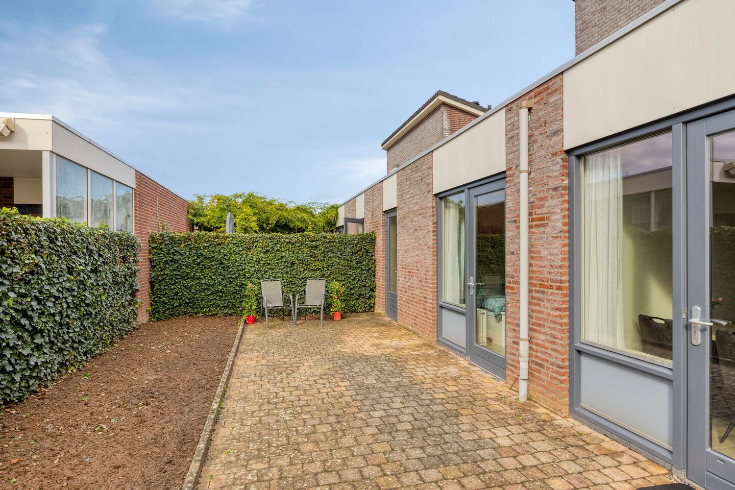 Twee-onder-één-kap te koop: Emmastraat 4, Linne