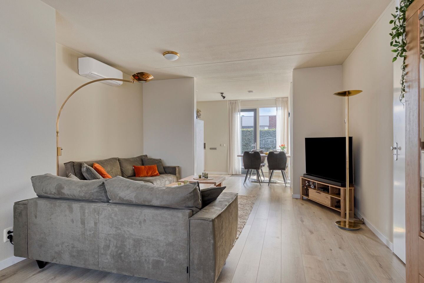 Twee-onder-één-kap te koop: Emmastraat 4, Linne