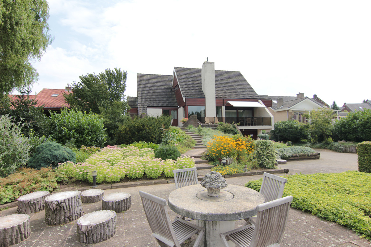 Vrijstaande woning te koop: Sint Wirostraat 12, Sint Odiliënberg