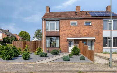Mezenstraat 24