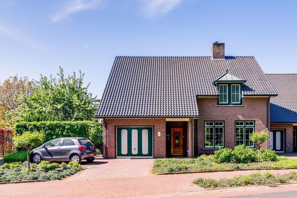 Twee-onder-één-kap te koop: Vlasstraat 5, Heythuysen