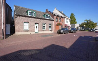 Dorpsstraat 42