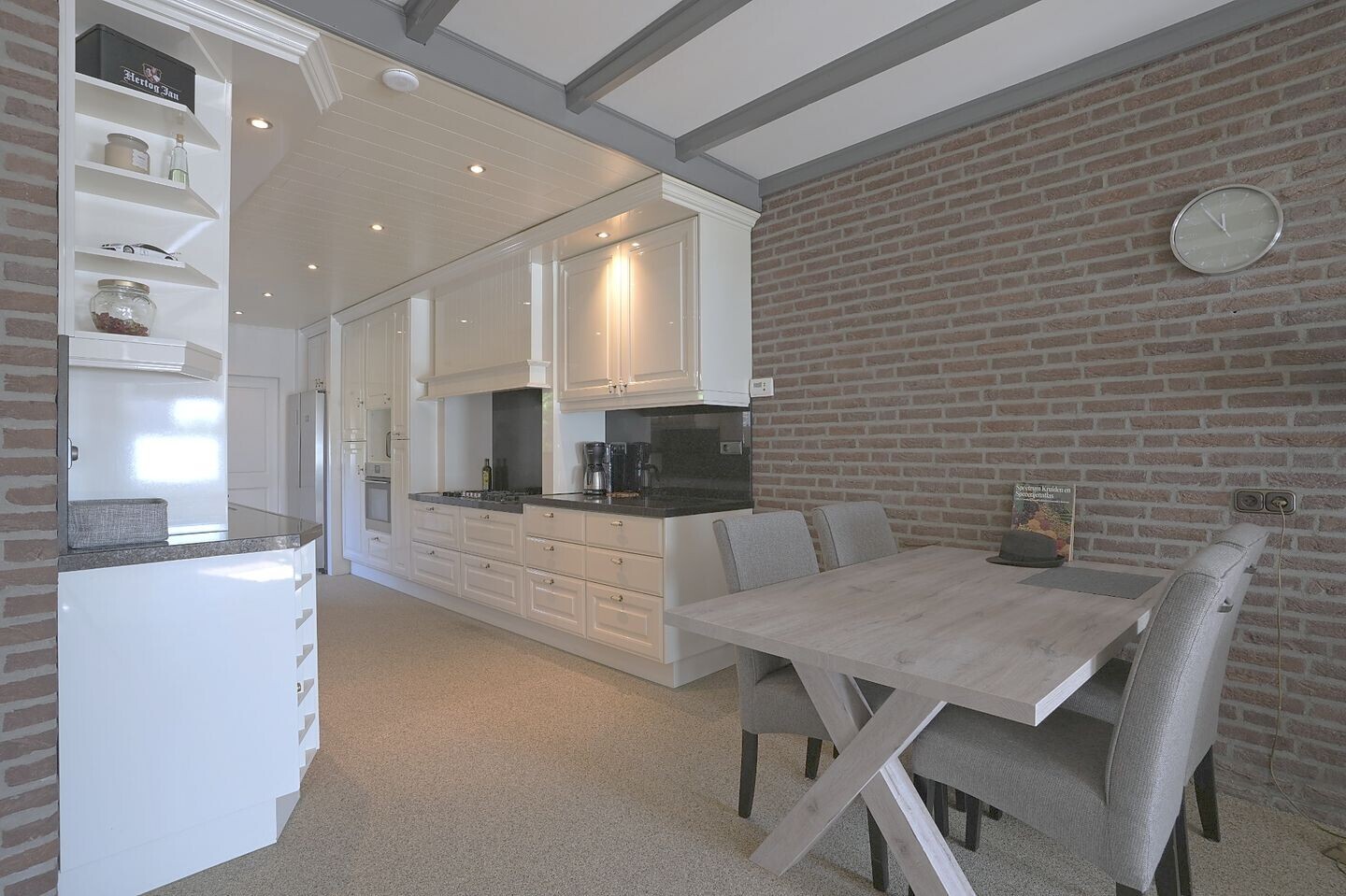 Tussenwoning te koop: Dorpsstraat 42, Heel