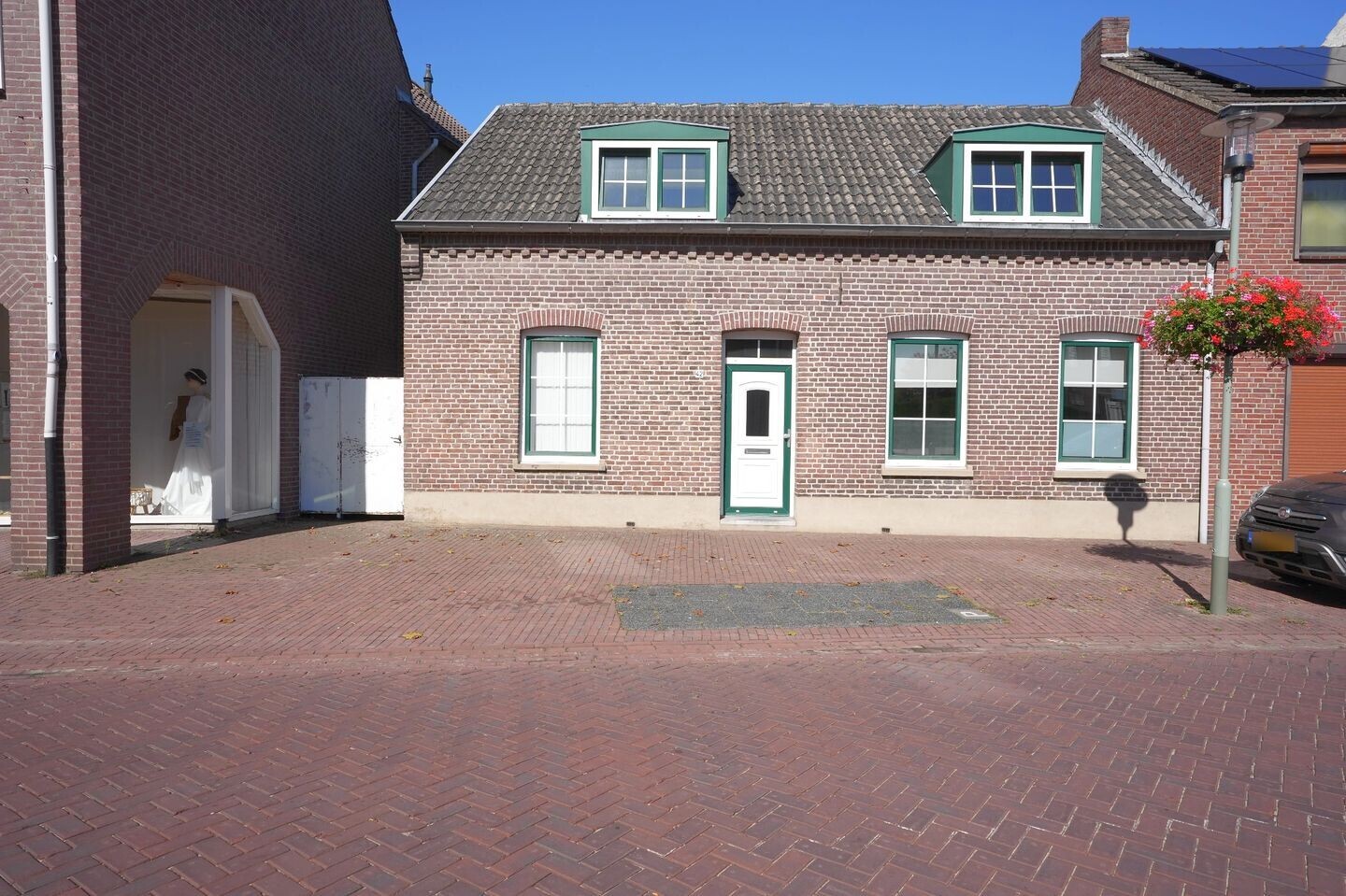 Tussenwoning te koop: Dorpsstraat 42, Heel