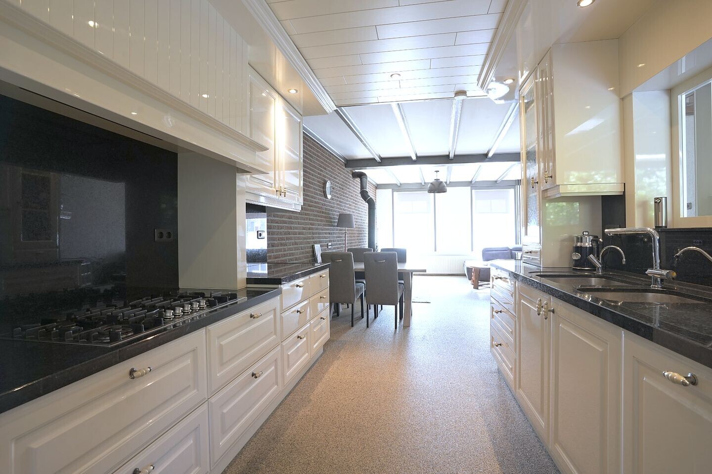 Tussenwoning te koop: Dorpsstraat 42, Heel