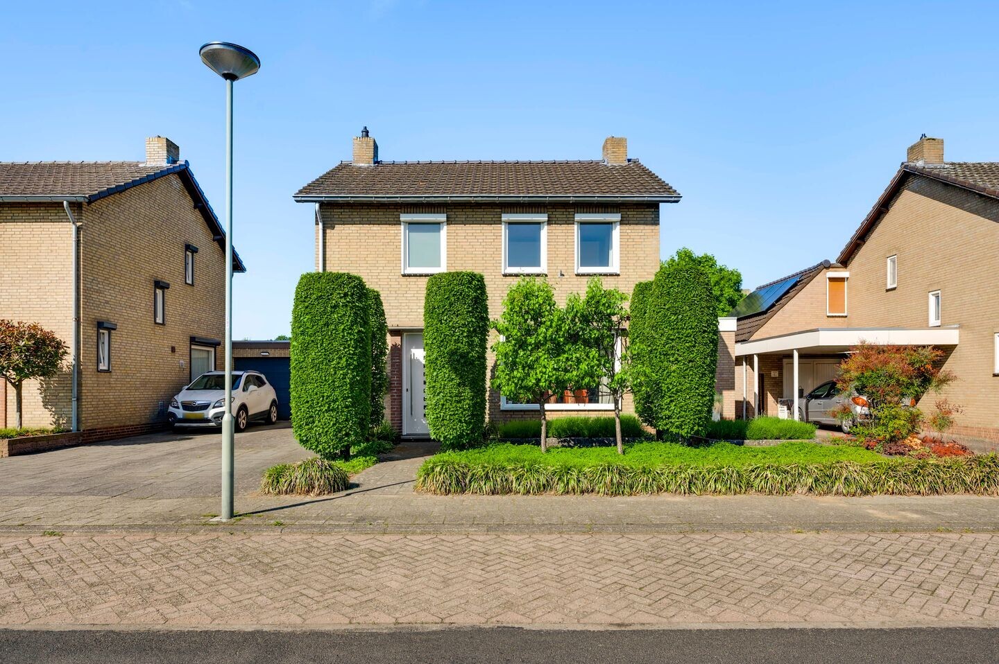 Twee-onder-één-kap te koop: Pater Dr. Neijensstraat 21, Heel