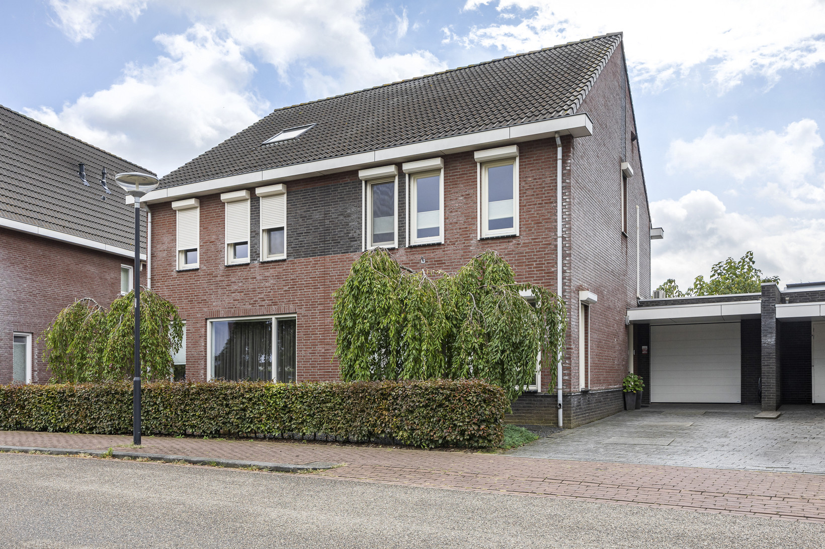 Tussenwoning te koop: Thaalweg Oost 28, Echt