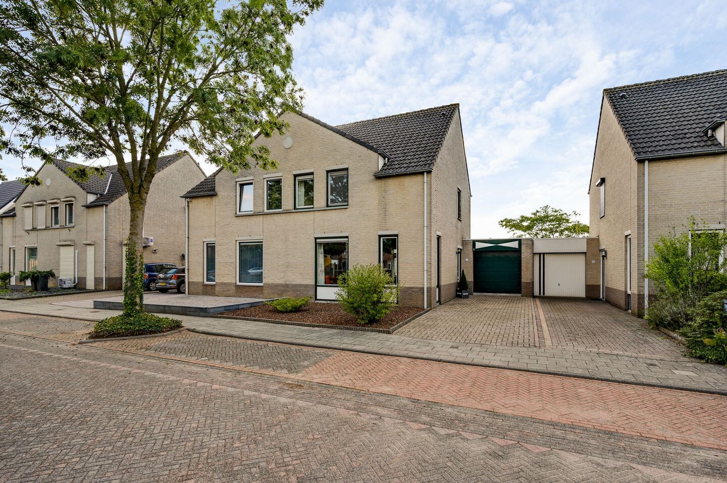 Tussenwoning te koop: Frederikstraat 32, Koningsbosch
