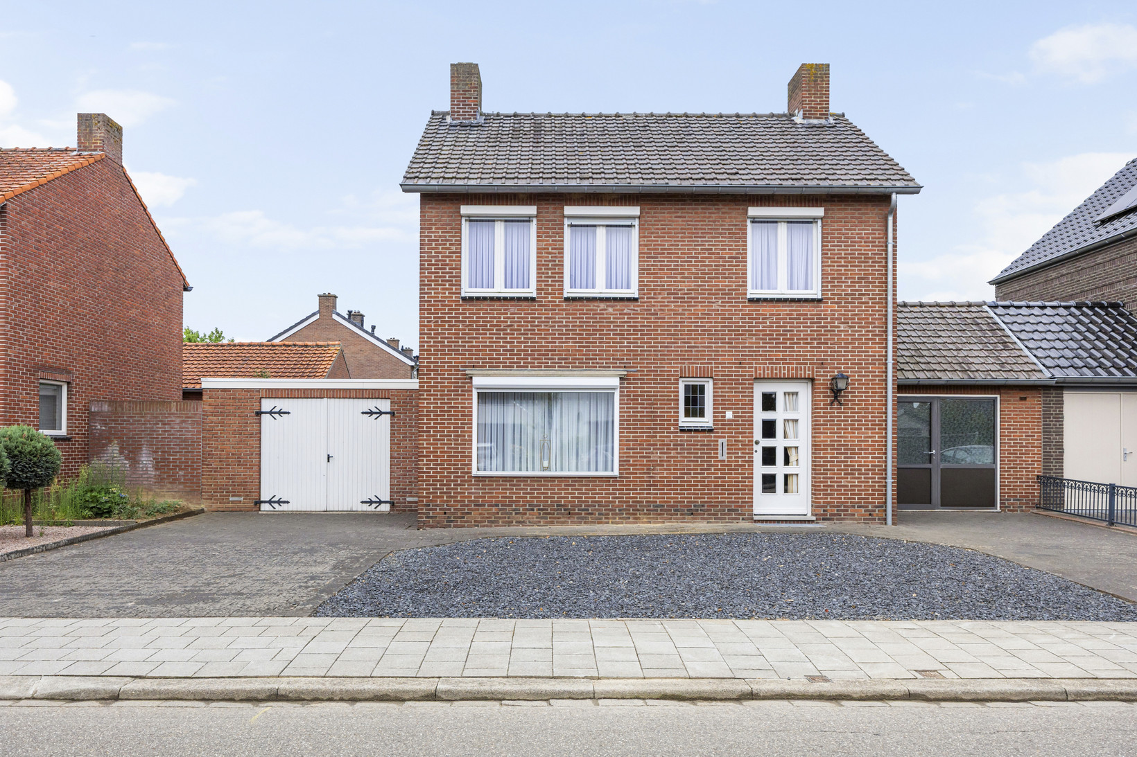 Twee-onder-één-kap te koop: Muncadostraat 2, Stevensweert