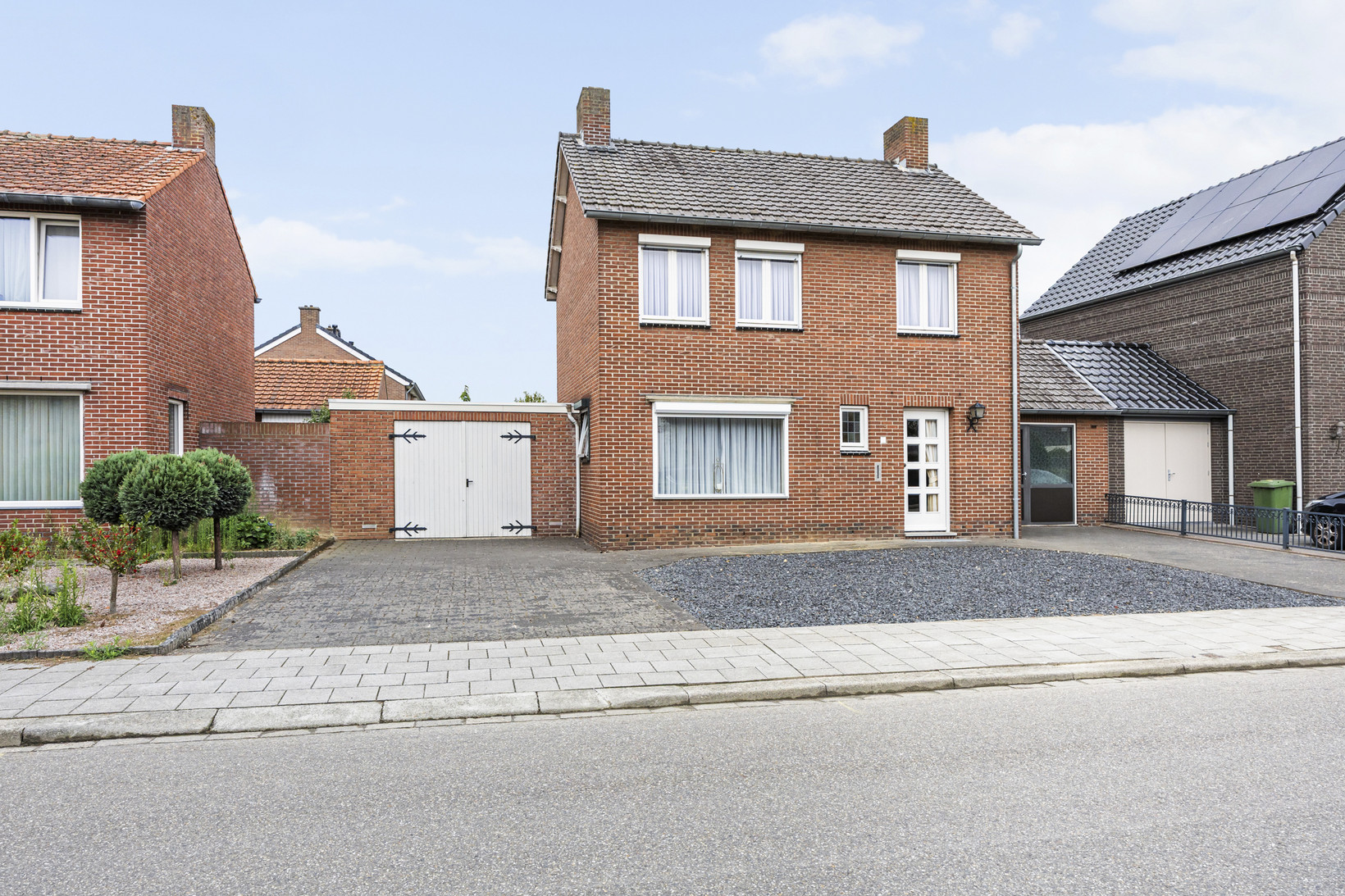 Twee-onder-één-kap te koop: Muncadostraat 2, Stevensweert