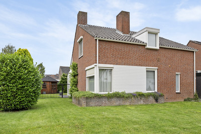 Drs J. Lebensstraat 3