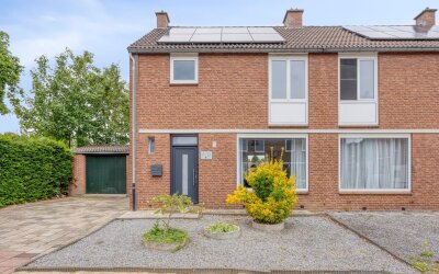 Burg Schoolmeestersstraat 27