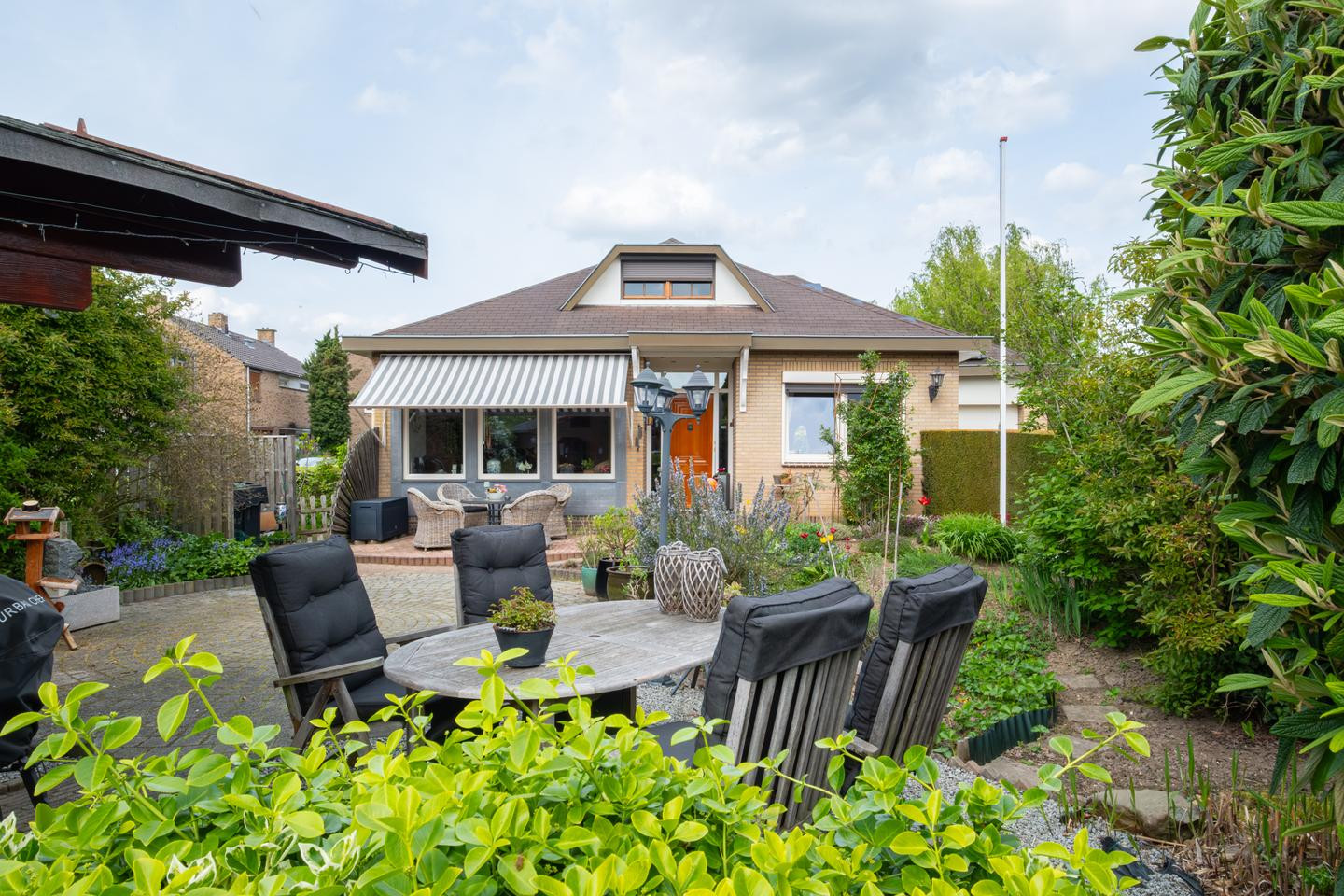 Vrijstaande woning te koop: Hoordstraat 18, Nieuwstadt