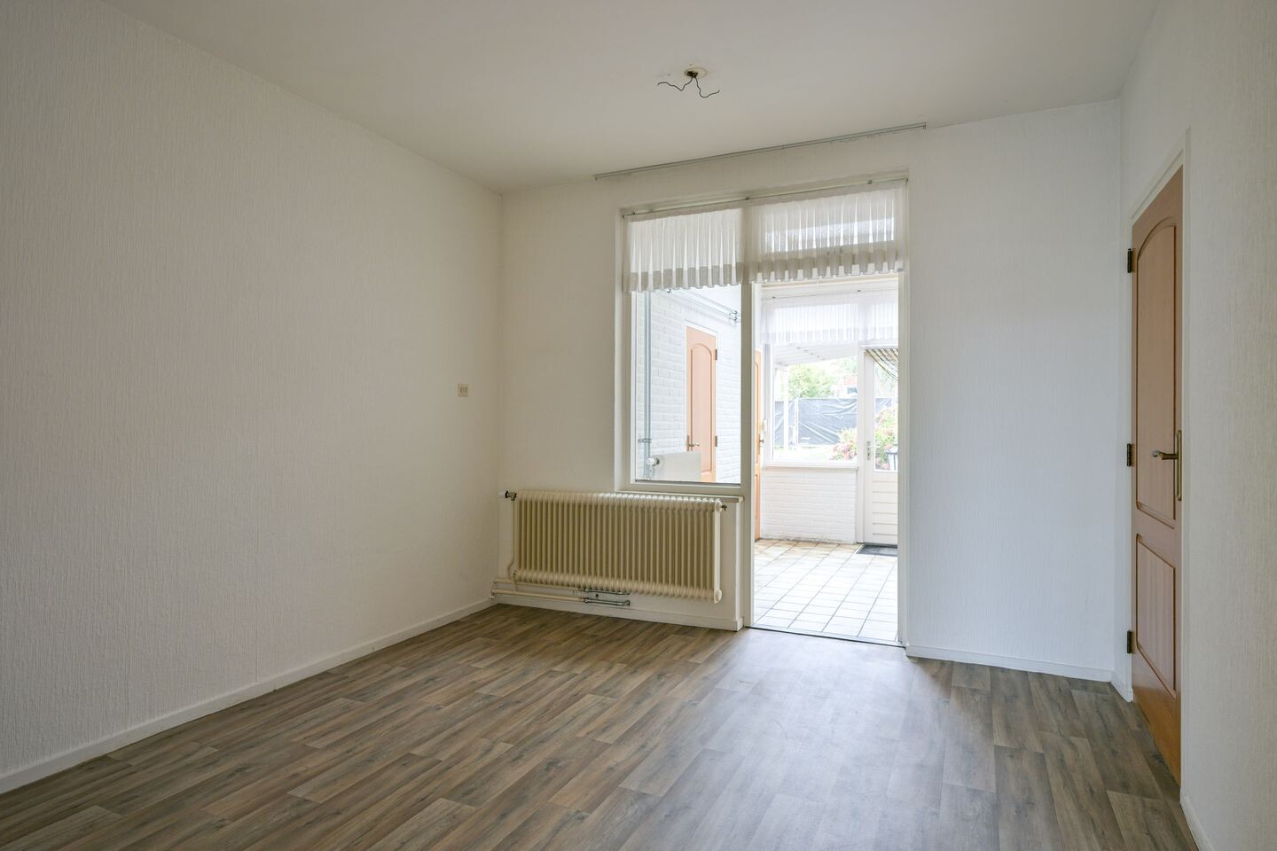 Twee-onder-één-kap te koop: Dorpstraat 51, Buchten