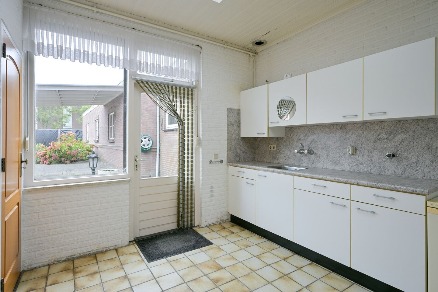 Twee-onder-één-kap te koop: Dorpstraat 51, Buchten