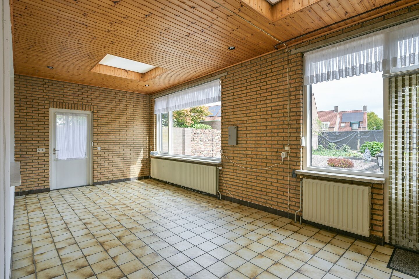 Twee-onder-één-kap te koop: Dorpstraat 51, Buchten