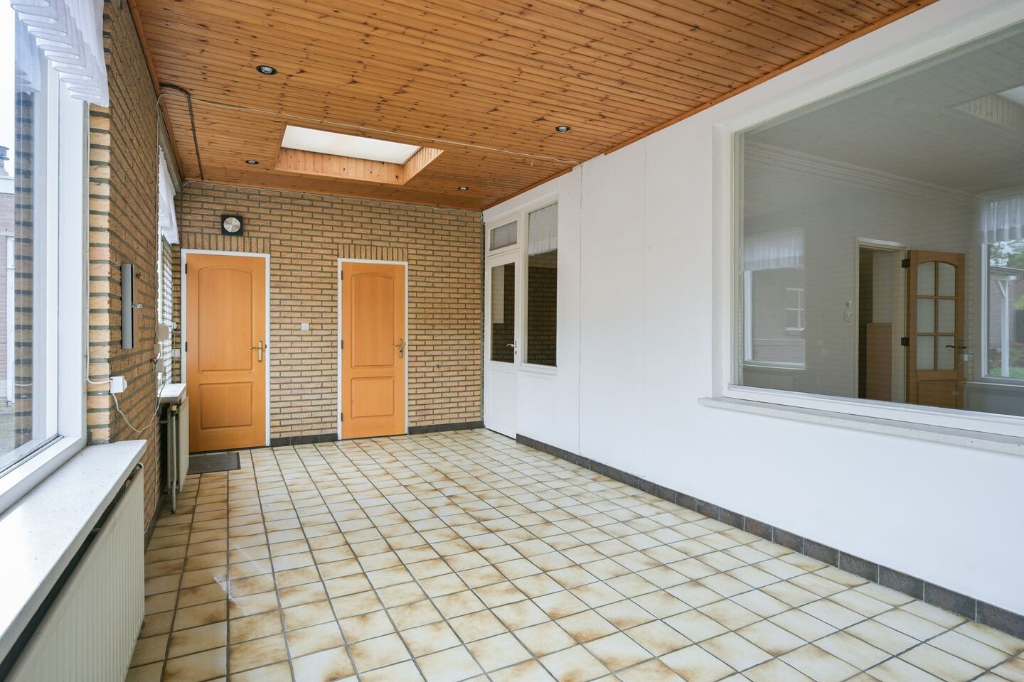 Twee-onder-één-kap te koop: Dorpstraat 51, Buchten